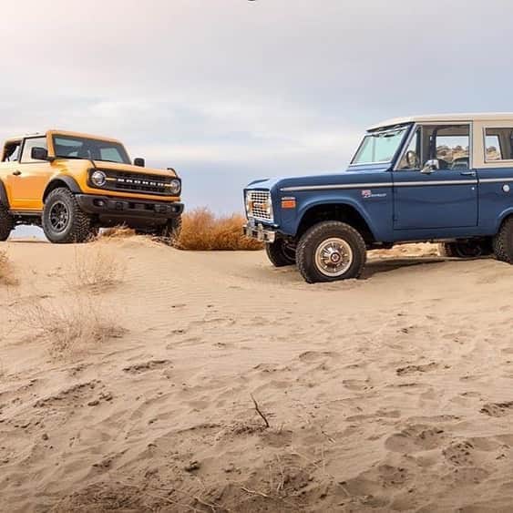 パブリッシュブランドのインスタグラム：「Old school or new school?  . . . . #publishbrand #todayfortomorrow #fordbronco」
