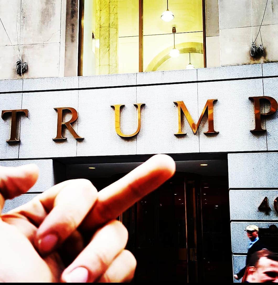 セバスティアン・ソーブのインスタグラム：「Literally the worse thing that could have happened was electing Mcdonald #trump 4 years ago, the moment he was elected I left the country and didn't look back. Like so many others I became embarrassed to say I was American.. Please let's all stop looking like idiots and assholes to the rest of the world and stop encouraging hate, the blame is also on ourselves.. . Stop excepting this bullshit and stand up or I believe it will truly be the end of the united states...  #fucktrump  #election #trump #democrats #joebiden #politics #donaldtrump #maga #biden #covid #berniesanders #elections #republican #coronavirus #democrat #usa #america #bernie  #voting #dumptrump #blacklivesmatter #keepamericagreat #makeamericagreatagain #electionday #resist #kag #president #democracy」