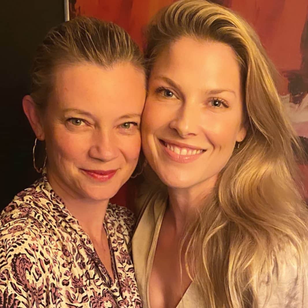 アリ・ラーターのインスタグラム：「Working in the same city and constant Covid testing let’s me get real close to my lifelong LOVE! Hoping that you will be able to recharge with your besties soon! ✨💕✨」