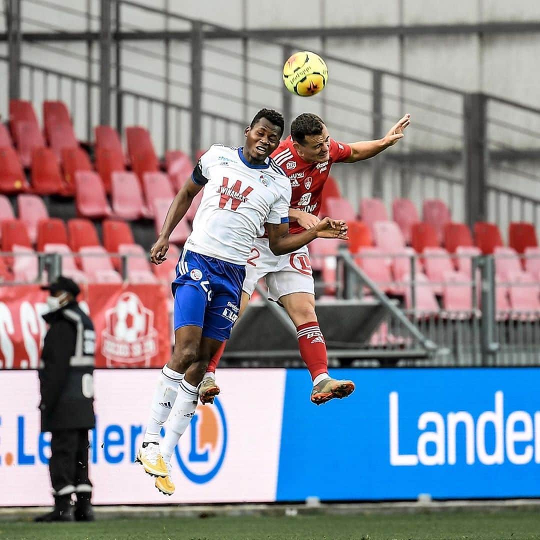 リーグ・アンさんのインスタグラム写真 - (リーグ・アンInstagram)「🆚 #SB29RCSA (0-3)  🛑 Le @rcsa stoppe sa mauvaise série de défaites et s'impose largement à Francis Le Blé 👊 !  Strasbourg stop a poor run with a big win away to Brest! • • #Ligue1UberEats #Racing #RCSA #RCStrasbourgAlsace #RacingClubdeStrasbourgAlsace #StadeFrancisLeBlé」10月26日 2時16分 - ligue1ubereats