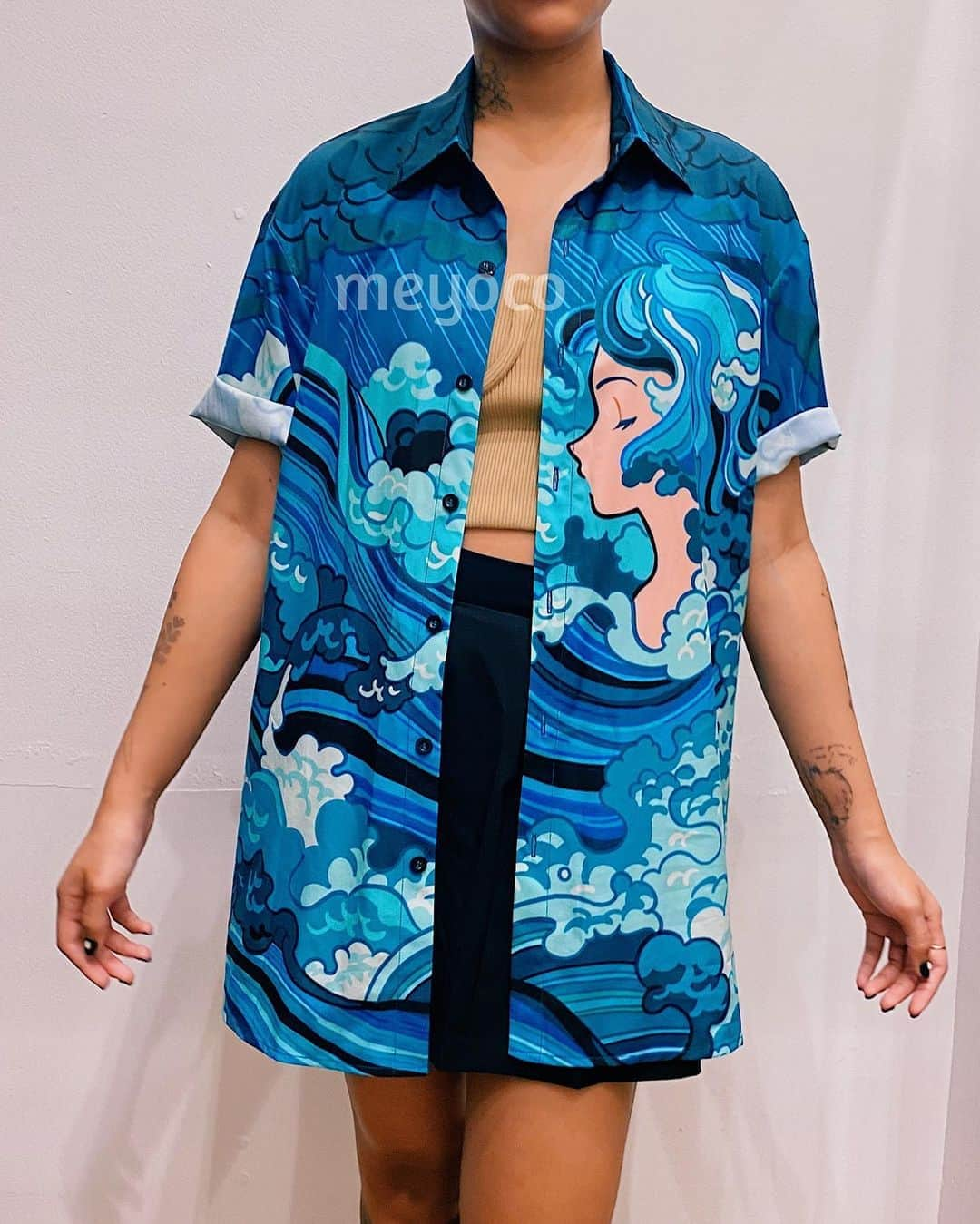 meyocoさんのインスタグラム写真 - (meyocoInstagram)「✨💧🌊 Ocean Girl button up shirt is now available from my apparel store! 🌊💧✨ Link in bio!」10月26日 2時36分 - meyoco