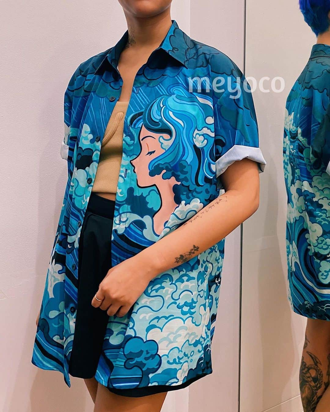 meyocoさんのインスタグラム写真 - (meyocoInstagram)「✨💧🌊 Ocean Girl button up shirt is now available from my apparel store! 🌊💧✨ Link in bio!」10月26日 2時36分 - meyoco