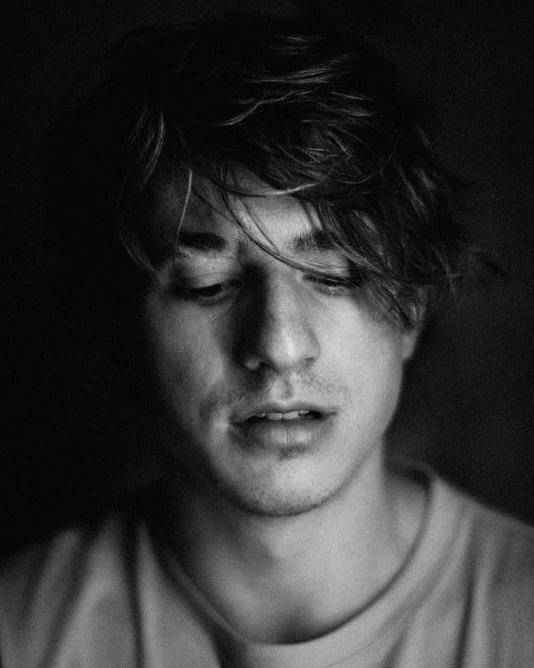 チャーリー・プースさんのインスタグラム写真 - (チャーリー・プースInstagram)「2018 throwback.」10月26日 2時31分 - charlieputh