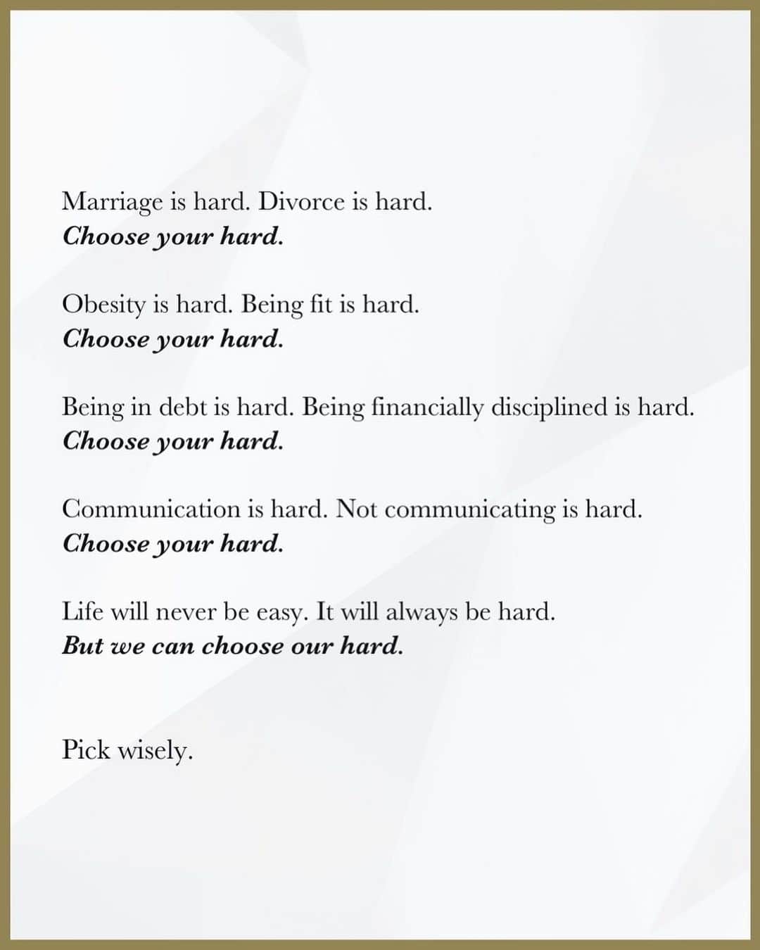 ダニエル・クヌッドソンのインスタグラム：「Daily Reminder  🙏🏼💛✨ Choose your hard .」