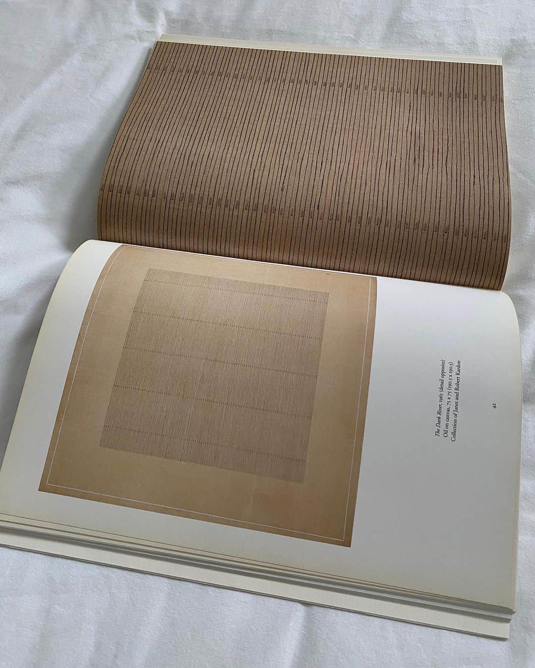 NATALIE LIAOさんのインスタグラム写真 - (NATALIE LIAOInstagram)「A rare edition of #AgnesMartin book of essays and works. A pioneer of what I call “serenity paintings.”」10月26日 3時34分 - fongminliao