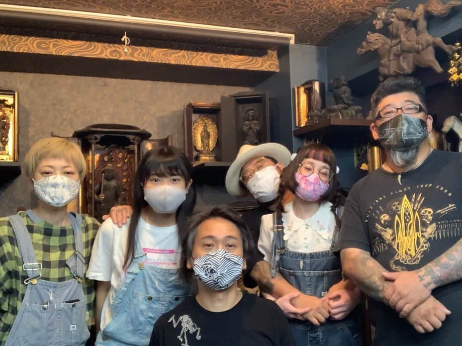 SHIGEさんのインスタグラム写真 - (SHIGEInstagram)「Notice of moving ,, YELLOW BLAZE TATTOO  has moved from the 6th floor to the 5th floor.  It's in the same building. It's a private studio, Appointment only.  イエローブレイズタトゥースタジオ移転のお知らせ  6階から5階に移転(同ビル内)、リニューアルオープン致しました。完全予約制、プライベートスタジオです。  現在、新型コロナ(COVID-19)による国際線飛行機の運行キャンセルに伴ってリスケジュールをしています。 また、日本在住の方の新規予約の受付も開始しております。 ご希望の方は電話、メールにてお問い合わせください。  yellowblazetattoo@gmail.com  YELLOW BLAZE TATTOO  横浜市中区石川町1-15-6東源元町ビル5F 045-662-7807 www.yellowblaze.net  Renovation by my friends @pad_factory  Thank you for your great craftsmanship!   #shige #shigetattoo #shigeyellowblaze #yellowblazetattoo #黄炎」10月26日 3時35分 - shige_yellowblaze