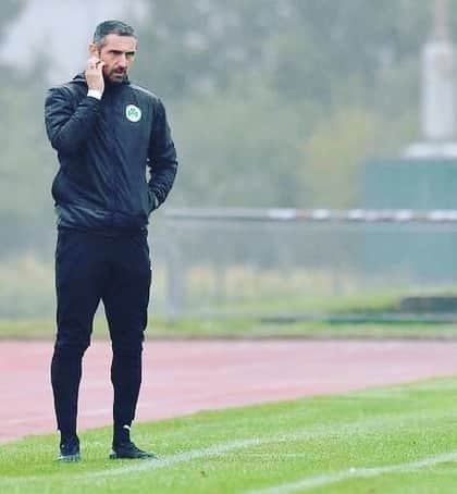 ロベルト・ヒルバートのインスタグラム：「Denkst du positiv, wird positives kommen.... #fussballtrainer #coach #kleeblatt #1903 #puma #ziele #fokus」