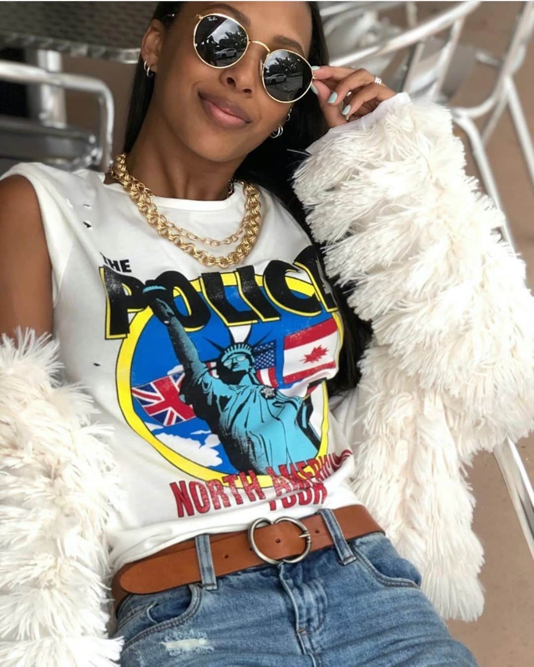 チェイサーのインスタグラム：「Sunday - Funday!! What are you up to today??❤️ @theshopxteenangel #chaserbrand #thepolice #rocknroll #bandtee #graphictee #bandtshirt #sundayfunday style#: POL020」