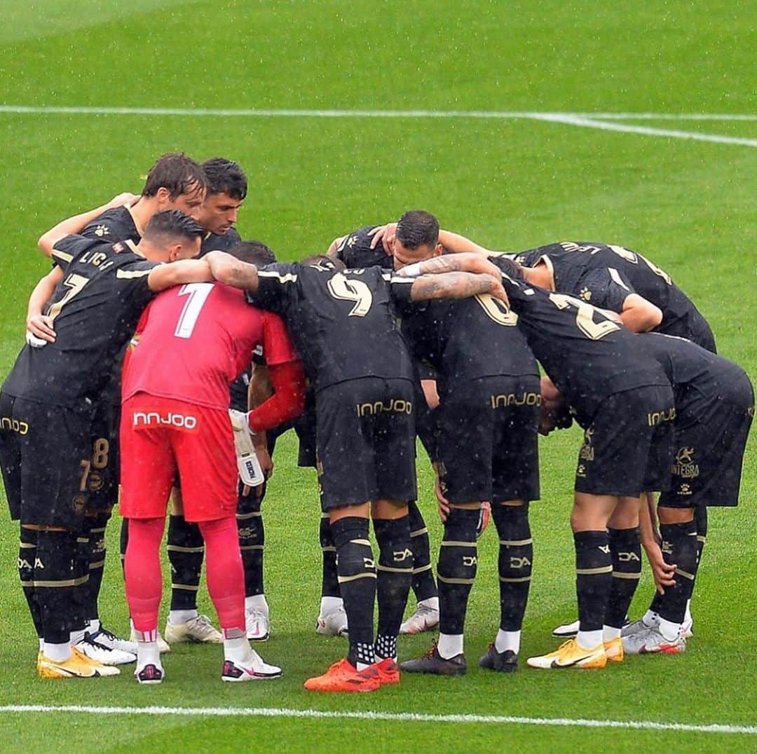 ホタのインスタグラム：「VAMOSSS @deportivoalaves ❤️❤️ +3 #equipazo #goazenglorioso」