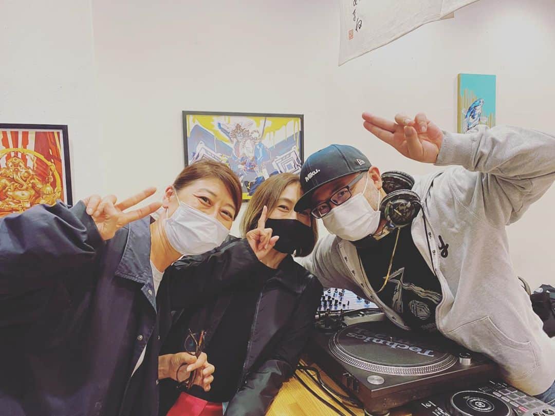 MACKA-CHINのインスタグラム：「この二人とは長〜いお付き合いでして、今もこうしてリンクできるの嬉しいです♪」