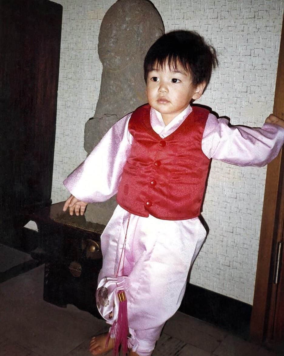 チェ・ソンジュンのインスタグラム：「좀더자란 아기성준  #babyme」