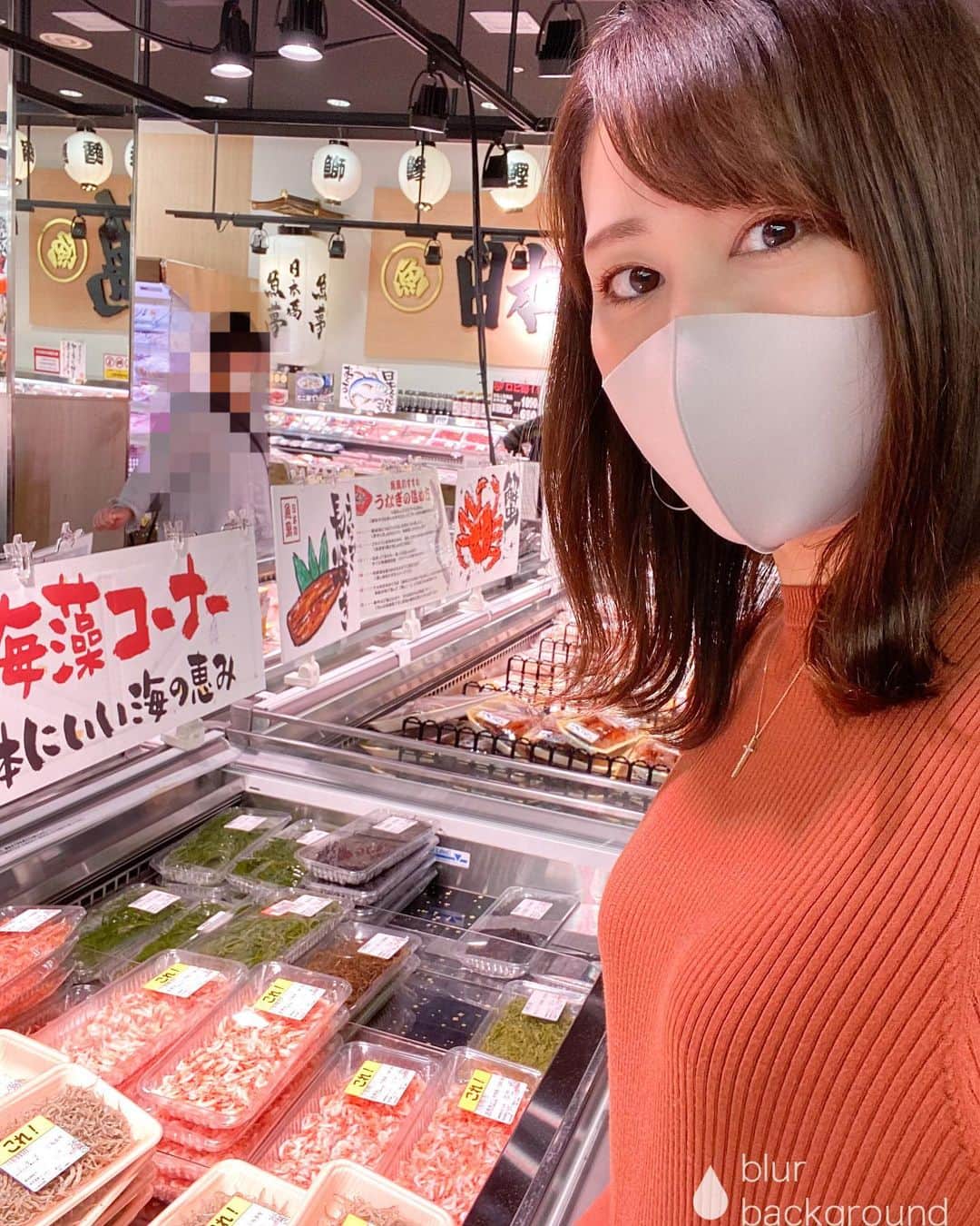 Yuri Sakuraiさんのインスタグラム写真 - (Yuri SakuraiInstagram)「: 久しぶりの地元埼玉♪ 母と会う前に、スーパーに寄って、 実家のおばあちゃんのお仏壇に お供えする果物をゲット☻ 初めてロピア草加店に行ったんだけど、 広くて安くて品揃えが豊富だったよ！ : 買う予定なかったのに、 安くて沢山入ってるお肉があって、 カフェの仲間と食べるお肉もついつい購入！ 今日の夜は大好きなお肉♪ : 10月13日～10月26日まで、 30品目値下げセールをやってるので、 ロピア近辺にお住まいの方はぜひ♪ : ⚠️普段は店内撮影禁止ですが、 今回特別に許可を頂いて撮影しています！ : #PR#ロピア#ロピア草加店#ロピア購入品#スーパー#お買い物#埼玉#地元#夜ご飯#献立#夕飯#夕飯のおかず #お買い得情報 #お買い得品 #桜井有里」10月26日 14時14分 - yuri_sakuraiii