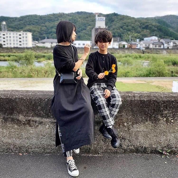 Gu ジーユー さんのインスタグラム写真 Gu ジーユー Instagram Gu Menシェフパンツで 親子リンクコーデをpick Up お洒落度高めなチェック柄が スタイリングの決めて 大きめチェックだから シンプルなtシャツにぴったりです チラッと裾で見せる ママの