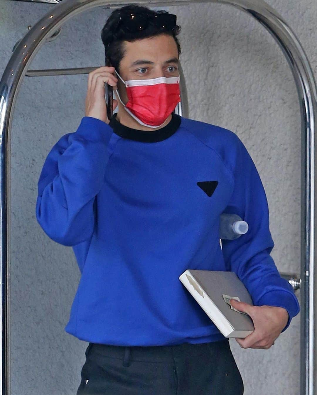 Just Jaredさんのインスタグラム写真 - (Just JaredInstagram)「@ramimalek steps out for the day wearing a @prada sweatshirt! #RamiMalek #StarTrek Photo: Backgrid」10月26日 14時19分 - justjared