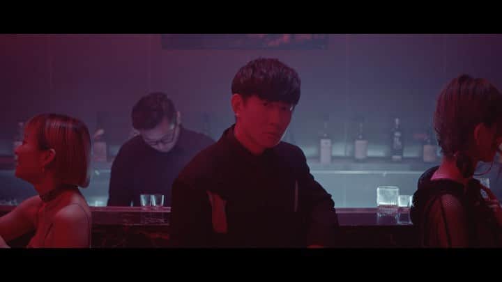 林俊傑のインスタグラム：「⠀ 林俊傑 JJ Lin 〈While I Can〉Official Music Video⠀ — 2020.10.30 Coming Soon —⠀ ⠀ 準備好跨越時空了嗎？⠀ Are you ready to enter a parallel realm?⠀ ⠀ 🔗 https://youtu.be/_AqfXTA4NOA⠀ ___________________________⠀ ⠀ 【 JJ林俊傑《倖存者•如你》新歌首唱LIVE 】⠀ 【DRIFTER • LIKE YOU DO】LIVE STREAM CONCERT⠀  ⠀ 播出日期  2020.10.30（五）⠀ 播出時間｜20:00 (GMT+8)⠀ 播出平台｜林俊傑抖音帳號、林俊傑官方YouTube⠀ ___________________________⠀ ⠀ 《倖存者 • 如你》官方網站 ｜“DRIFTER • LIKE YOU DO” Official Website⠀  https://www.jjparadise.com⠀ 《倖存者 • 如你》雙EP實體購買 ｜“DRIFTER • LIKE YOU DO” Double EP Collectible Album⠀  https://JJLin.lnk.to/JJXIVYC⠀ 《倖存者 • 如你》數位收聽連結 ｜ “DRIFTER • LIKE YOU DO” Stream Online⠀  https://JJLin.lnk.to/JJDrifterLikeYouDoYC⠀ ___________________________⠀ ⠀ #JJ林俊傑倖存者⠀#JJ林俊傑倖存者如你 #JJ新歌首唱LIVE⠀ #JJDrifter⠀#JJDrifterLikeYouDo⠀#JJXIV #JJDoubleEP」