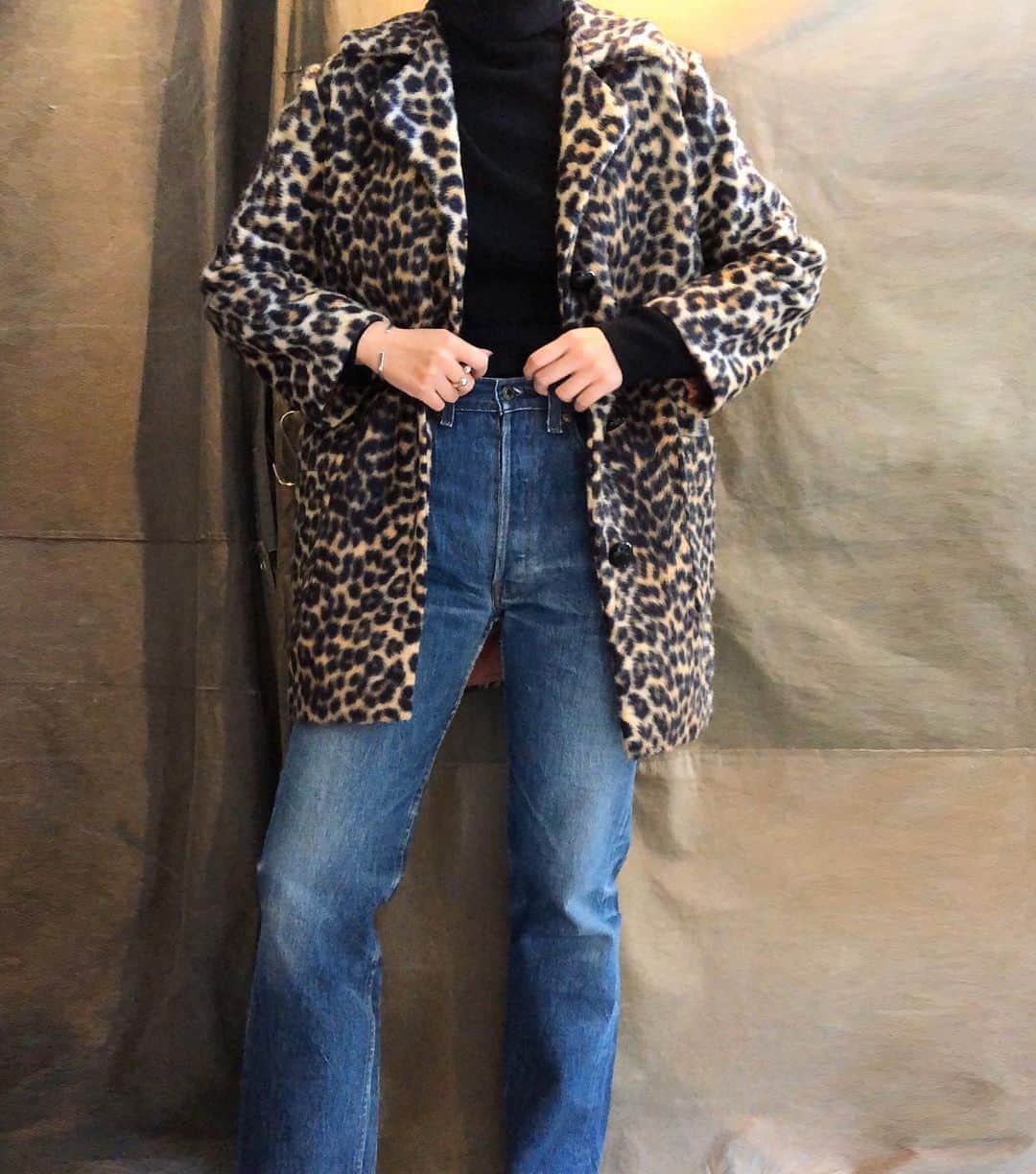 DROP...vintage select shopさんのインスタグラム写真 - (DROP...vintage select shopInstagram)「【New stuff】  1960s vintage leopard fake fur coat size M位 PRICE ¥20000-(+TAX) model 162㎝  本日19時頃にWEBSHOP掲載予定です。」10月26日 15時03分 - tokyo_drop