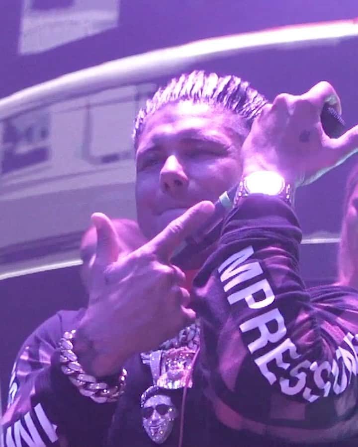 Pauly Dのインスタグラム：「Can We Get Back To This Now??!! @livmiami 🔥🔥」