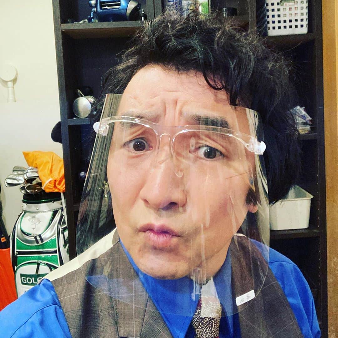 池田鉄洋のインスタグラム：「バベル九朔第2話、本日深夜24:59からです。バベルの住人の過去が次第に明らかになって行きますよ。面白いから是非見ていただきたいです。  “バベル”という不思議な世界に巻き込まれたことが、夢か現実か分からぬまま、満大（菊池風磨）は、地下の物置部屋の前で目を覚ます。ここのところ四条さんの様子がおかしいと気がかりだった満大。そんな中、市川さん（アキラ100%）たちから「約束の時間に四条さんが現れない」と聞き…。 満大は、おぼろげな記憶の中で、白い服の少女に「現実世界で夢を諦めてしまった人が“バベル”に取り込まれる」と言われたことを思い出した。 満大は四条さんを救い出すため、半信半疑でもう一度“バベル”の世界に向かうが、そこには「宝くじが当たったので、探偵事務所を畳む」と言う四条さんと、その娘・紗耶香の姿が。」