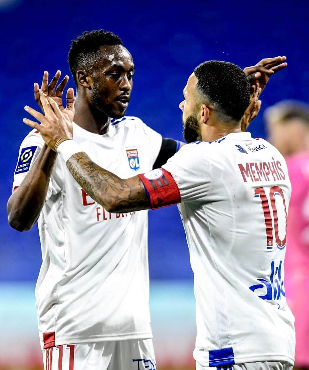 リーグ・アンさんのインスタグラム写真 - (リーグ・アンInstagram)「⚽️✋ @karltokoekambi ⚽️ 🤚 L'@ol surclasse l'@asmonaco en marquant 4 buts en première période 🌪️ !  🆚 #OLASM (4-1)  Lyon get a big win over Monaco, scoring 4 goals in the first half! • • #Ligue1UberEats #KarlTokoEkambi #TokoEkambi #OL #OlympiqueLyonnais #GroupamaStadium #Lyon」10月26日 7時23分 - ligue1ubereats