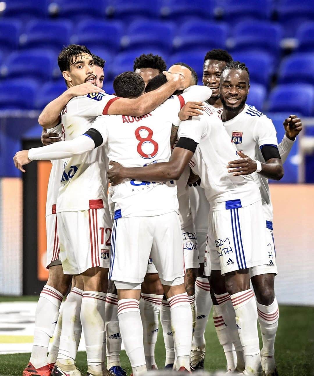 リーグ・アンさんのインスタグラム写真 - (リーグ・アンInstagram)「⚽️✋ @karltokoekambi ⚽️ 🤚 L'@ol surclasse l'@asmonaco en marquant 4 buts en première période 🌪️ !  🆚 #OLASM (4-1)  Lyon get a big win over Monaco, scoring 4 goals in the first half! • • #Ligue1UberEats #KarlTokoEkambi #TokoEkambi #OL #OlympiqueLyonnais #GroupamaStadium #Lyon」10月26日 7時23分 - ligue1ubereats