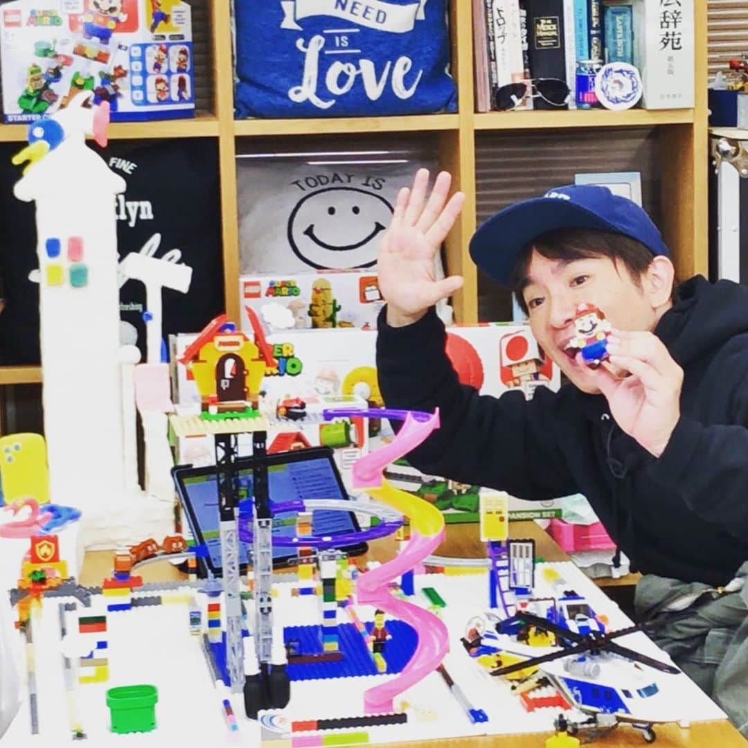 濱口優さんのインスタグラム写真 - (濱口優Instagram)「#よゐこチャンネル #レゴスーパーマリオ  #LEGO #レゴマリオ #マリオ果てしなき旅路へ #マリ俣州和」10月26日 7時23分 - hamaguchi_masaru