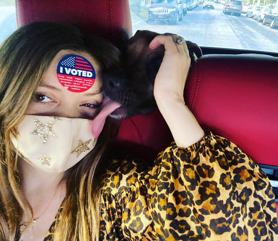 ビリー・ラードさんのインスタグラム写真 - (ビリー・ラードInstagram)「🇺🇸📮🇺🇸 #getonthevoteboat #tovoteistheGOAT #bidenharris2020 ⛽️🅾️ ♈️🅾️✝️📧 🌱🅰️👢👢❗️❕❗️」10月26日 8時07分 - praisethelourd