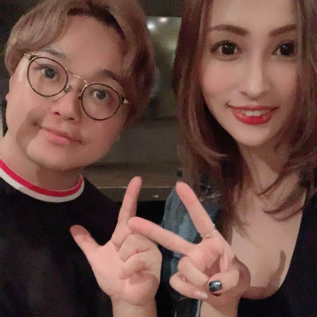 立川みくのさんのインスタグラム写真 - (立川みくのInstagram)「はぎちゃんさん(@hagichan0524)！！ 大戦争しました🤯 ほんとに頭の回転が早くて言葉のチョイスも凄くて、実は昔から好きです🤔 3年前くらいから何度か飲んだことありましたが、お久しぶりでした🌷 ありがとうございました✨ 生意気いってごめんなさいっ笑 . . #YouTube#喧嘩#raphael#港区女子#港区#六本木#麻布#西麻布#はぎちゃん#イーサン」10月26日 8時21分 - miku.x_x.miku