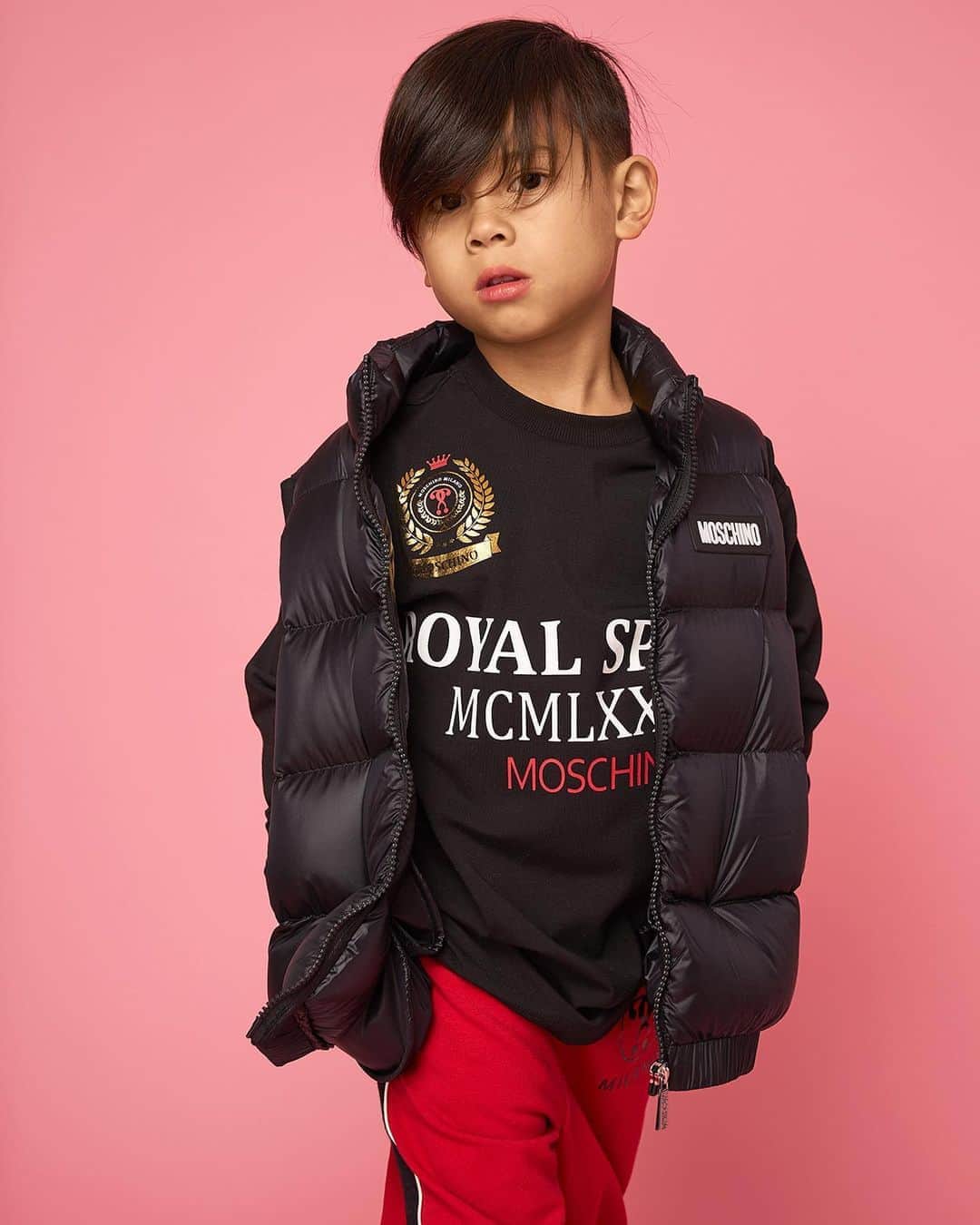 Moschinoさんのインスタグラム写真 - (MoschinoInstagram)「Moschino Kids Model: Cruz @brookelpace #moschino @itsjeremyscott photo @marcus_mam #moschinobabykidteen」10月26日 8時36分 - moschino