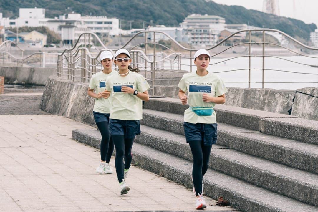 TOKYO GIRLS RUNのインスタグラム：「機能性タイツは走りをサポートするだけではなく 寒さ対策にもオススメです💕 #underarmor #tgr #marathon #マラソン #tgc #東京ガールズコレクション #tokyogirlscollection #beachme #tokyogirlsrun #run #fitness #相模屋 #slenda #sdgs #福祉 #健康 #running #training #fitness #ランニング #run #marathon #workout #runninggirl #sports #ランニング女子 #model #モデル #筋トレ #tokyo」