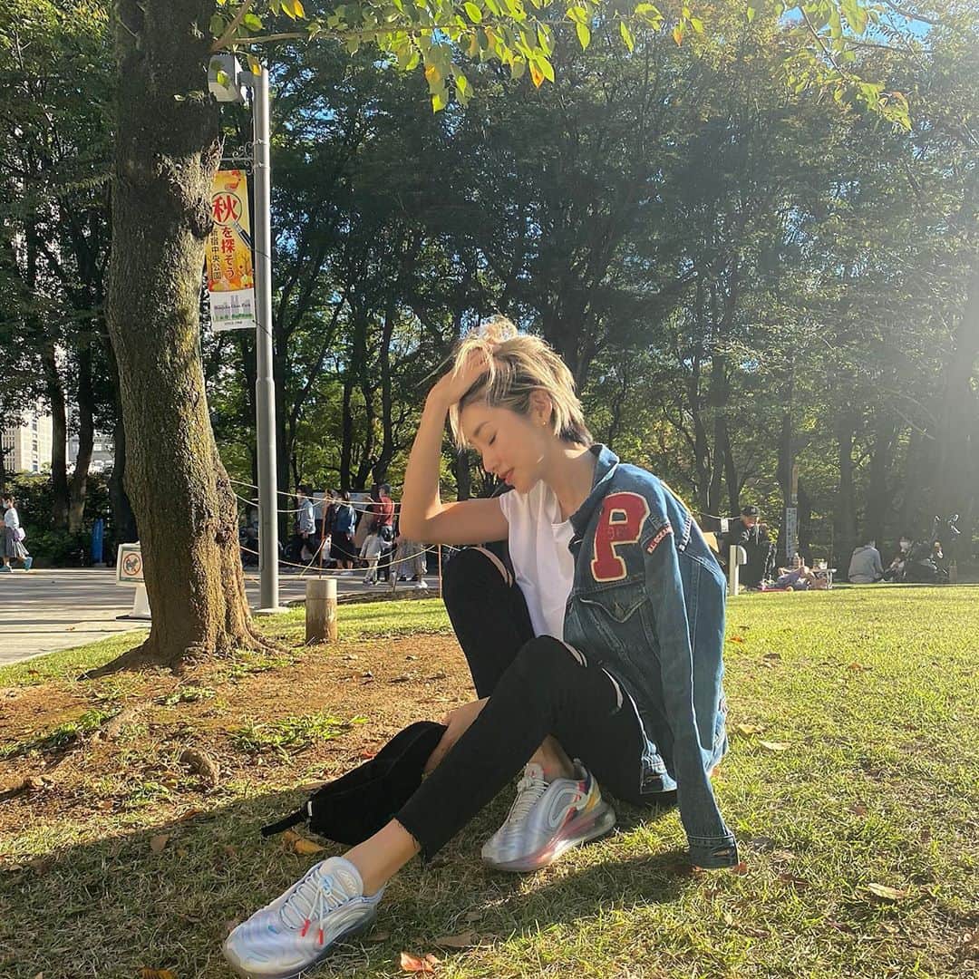 &mのインスタグラム：「ɢ०ᵒᒄ ʍᵒ🐮~ʳᐢⁱᐢᵍ‼︎ 秋晴れって気持ちいい🎶 今週もちょー忙しいけどがんばっちゃうよ😆」