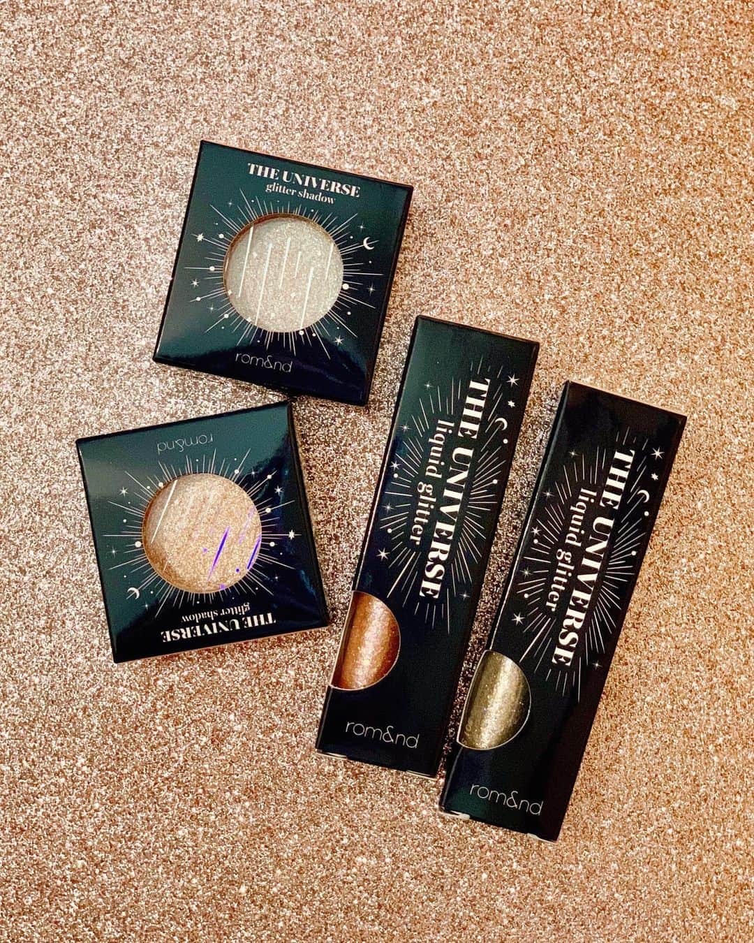 ochikeronさんのインスタグラム写真 - (ochikeronInstagram)「I found @romand_jp glitter eyeshadow and bought some. Omg how kawaii 💖 Also I got some brown eyeliners inspired by @michellephan ‘s recent post. Nice natural idea 🥰 I don’t look close to anything but me tho 😂 This happens to you, too?! haha   #ロムアンドリキッドグリッターシャドウ #キングダムアイライナー」10月26日 9時17分 - ochikeron