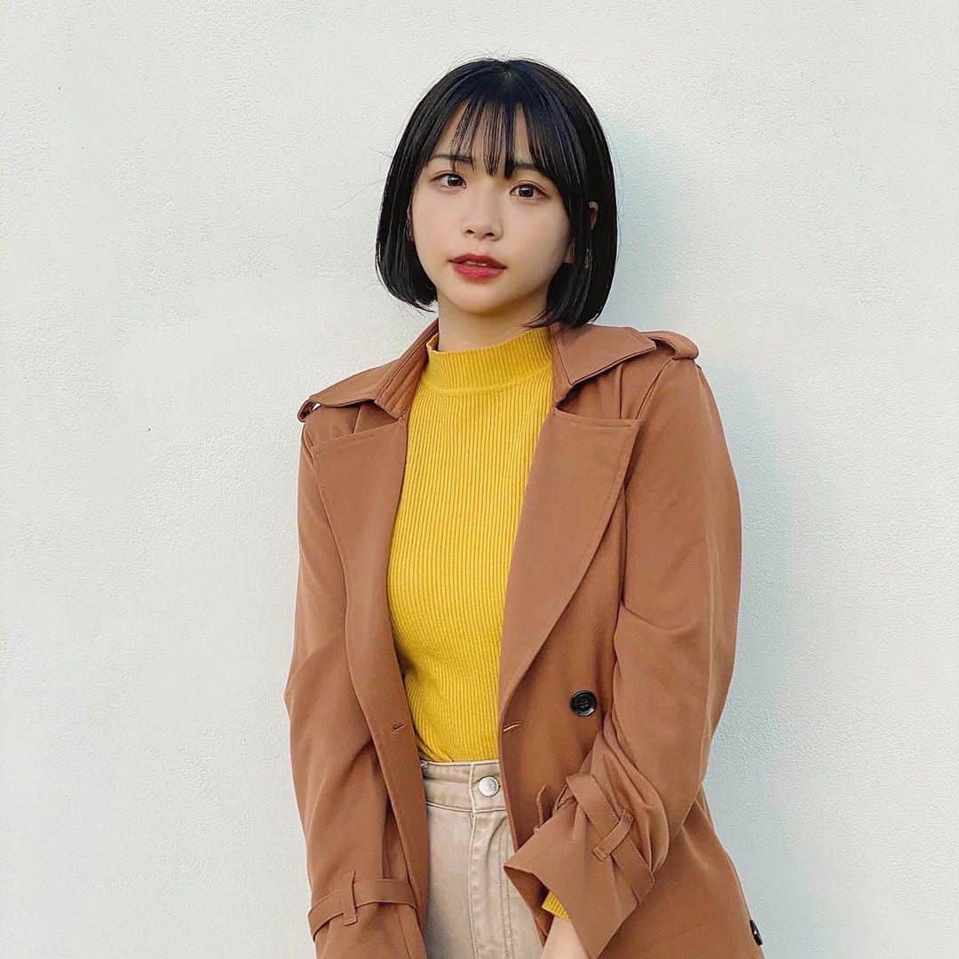 麻生果恩のインスタグラム：「秋🍂 . もうすぐ秋も終わりとか早すぎる🥺 この写真すごい秋っぽくない？？ そしてちょっと大人っぽくなったって言われた👶🏻」