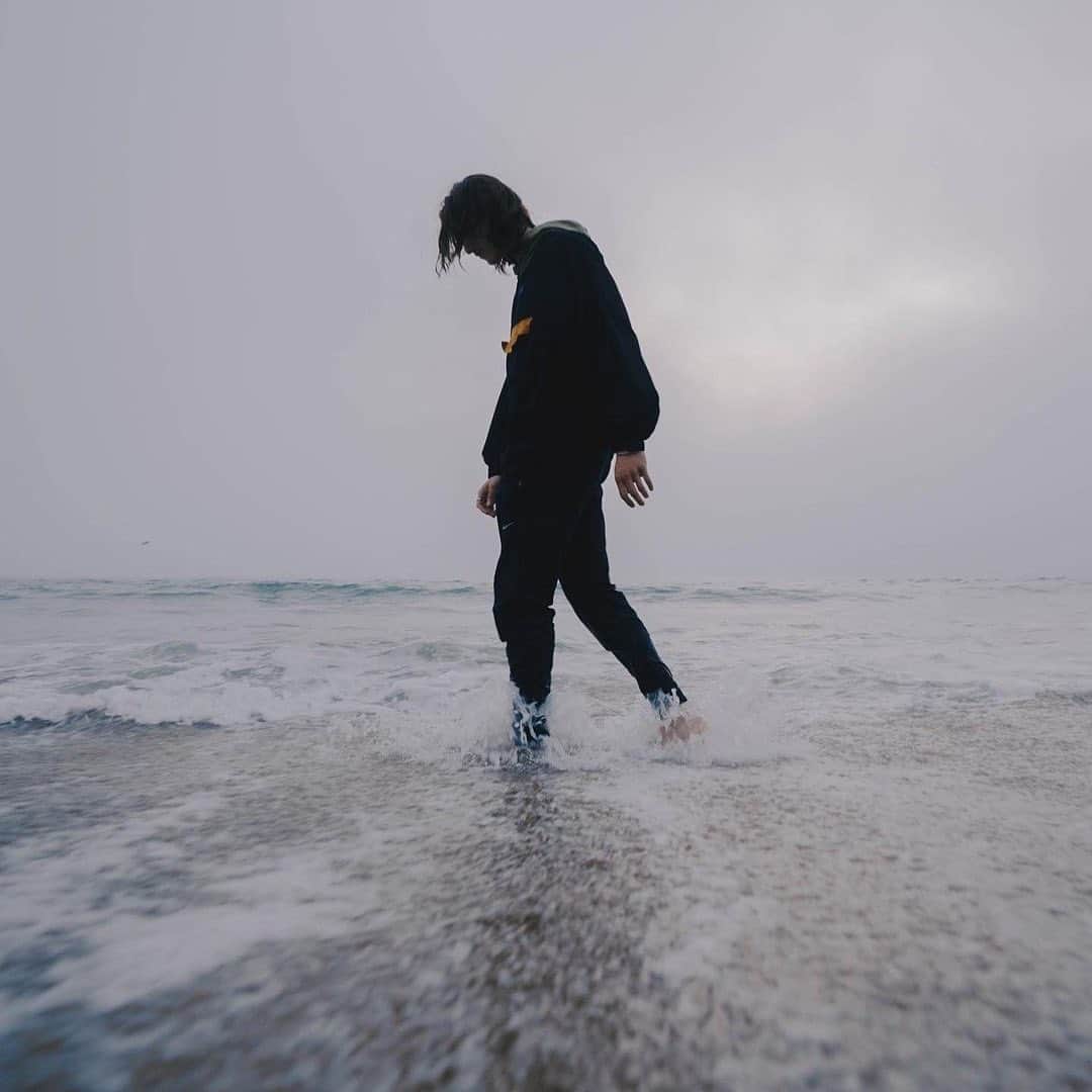 パブリッシュブランドのインスタグラム：「“Don’t worry if you are making waves simply by being yourself. The moon does it all the time.” - Scott Stabile 📸 @haydenthealien  . . . . #publishbrand #todayfortomorrow #publishers #publishersunday」