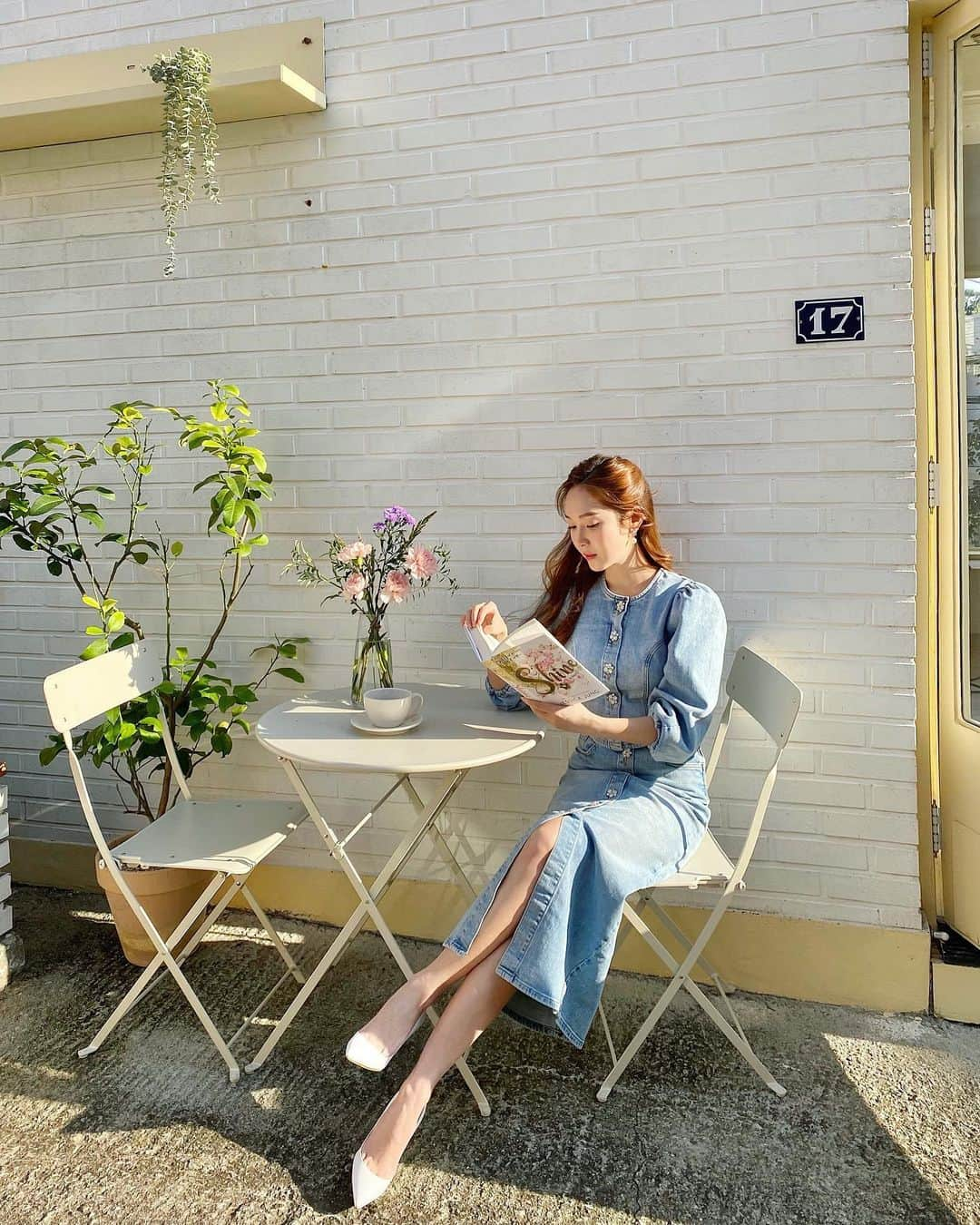 ジェシカ さんのインスタグラム写真 - (ジェシカ Instagram)「Shine o’clock 🕰📖🌤✨ #readSHINE #SHINEeveryday」10月26日 15時28分 - jessica.syj