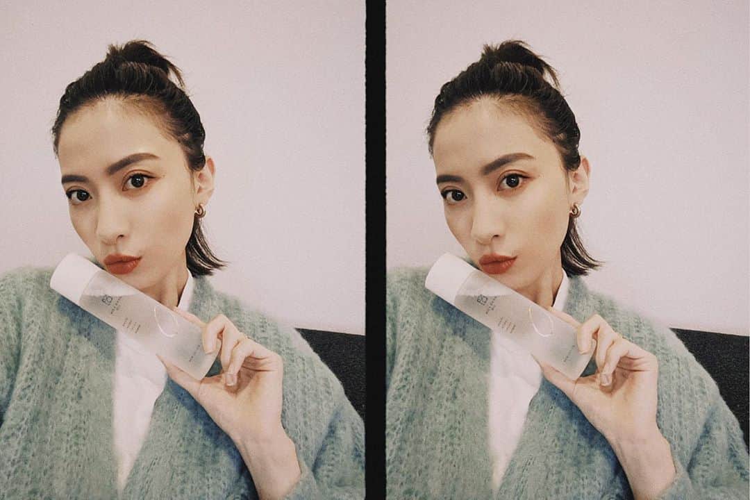 ソンイのインスタグラム：「最近注目しまくっているライスオイルのスキンケア🧖🏻‍♀️ 前にも書いた事あるんだけど私の身体にはお米がとにかく合うので、スキンケアにも取り入れていて☺️  ライスオイルスキンケア商品の0.6ライスブランオイルのPOP UPに行って新製品試して来ました✨ 創業100年以上続く老舗米卸「神明グループ」が手がける新スキンケアは、肌本来の潤いやハリを引き出して透明感のある美しい素肌へと導いてくれるそうです🧖🏻‍♀️ 化粧水はさっぱりした使い心地だけどしっかり潤ってくれてコットンパックするのがお気に入り🥰 POP UPは２８日まで、渋谷スクランブルスクエア6Fでやってるよ🏢 トライアルセットは毎日先着100名にもらえるみたい👏🏼 #06スキンケア #06ricebranoil #米油 #神明」