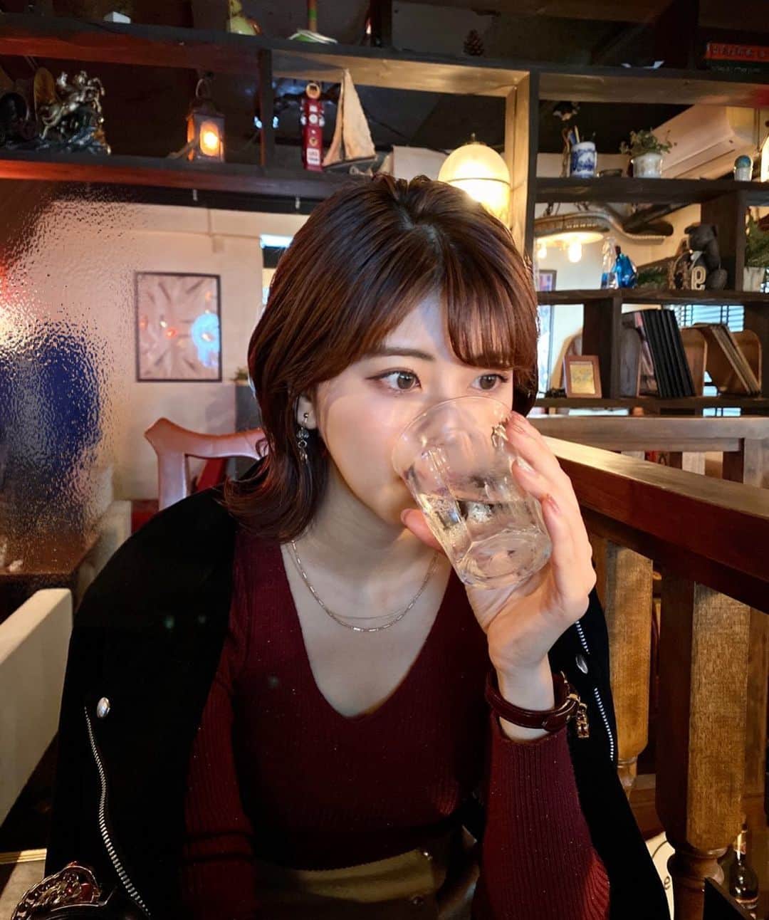 黒川彩奈さんのインスタグラム写真 - (黒川彩奈Instagram)「・ ・ 水ばっかり飲んでるから友達に 写真撮られました。笑　😂」10月26日 15時31分 - ayn.o_99