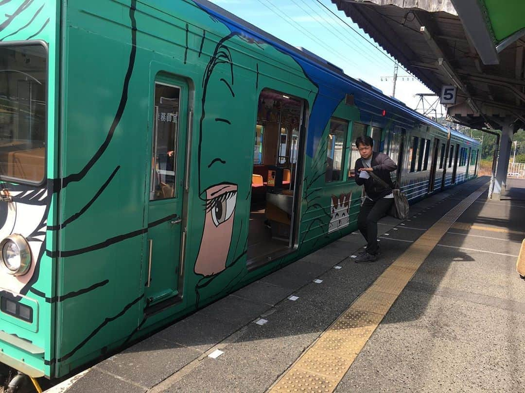 六車奈々さんのインスタグラム写真 - (六車奈々Instagram)「人生初の伊賀鉄道！ すごい電車なんですけどー！  何コレ？！ 楽しすぎるーっ！  と、フリーアナウンサーの壮口彰久さんとはしゃぎまくりの撮影会\(//∇//)\  #伊賀鉄道 #電車が凄すぎる　#壮口彰久 #六車奈々」10月26日 10時45分 - nanarokusha