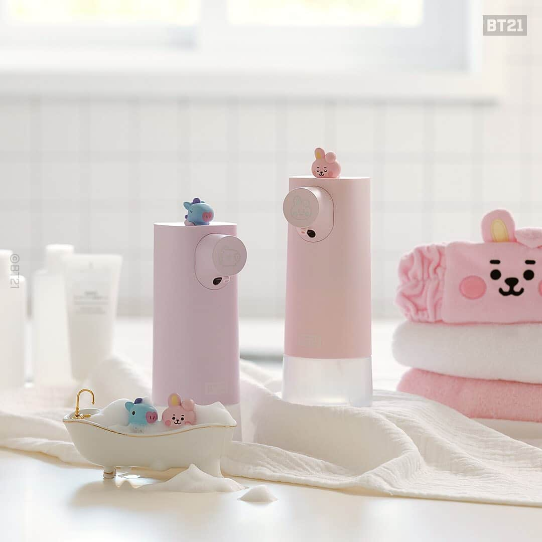 BT21 Stars of tomorrow, UNIVERSTAR!さんのインスタグラム写真 - (BT21 Stars of tomorrow, UNIVERSTAR!Instagram)「Self-hygiene, check. Cuteness, check. 😉 ⠀ #BT21 BABY Automatic Soap Dispenser ⠀ 'Cause washing hands is now officially a priority. ⠀ ✅ Touchless operation ✅ EWG verified for safe and organic ingredients ✅ Battery and detergent life > 6 months ✅ Fill-up is easy and convenient ⠀ [Korea] Shop now 👉 Link in bio ⠀ [Global] Only today at LINE FRIENDS COLLECTION 👉 Link in bio ⠀ #AutoSoapDispenser #BT21BABY ⠀」10月26日 10時45分 - bt21_official