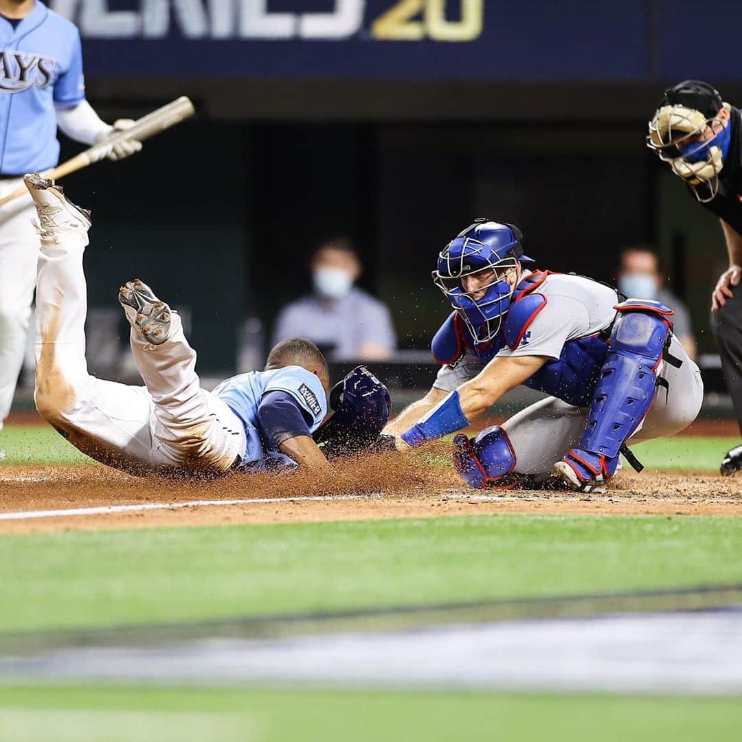 MLBさんのインスタグラム写真 - (MLBInstagram)「He tried to tie the game by stealing home! 🤯」10月26日 11時02分 - mlb