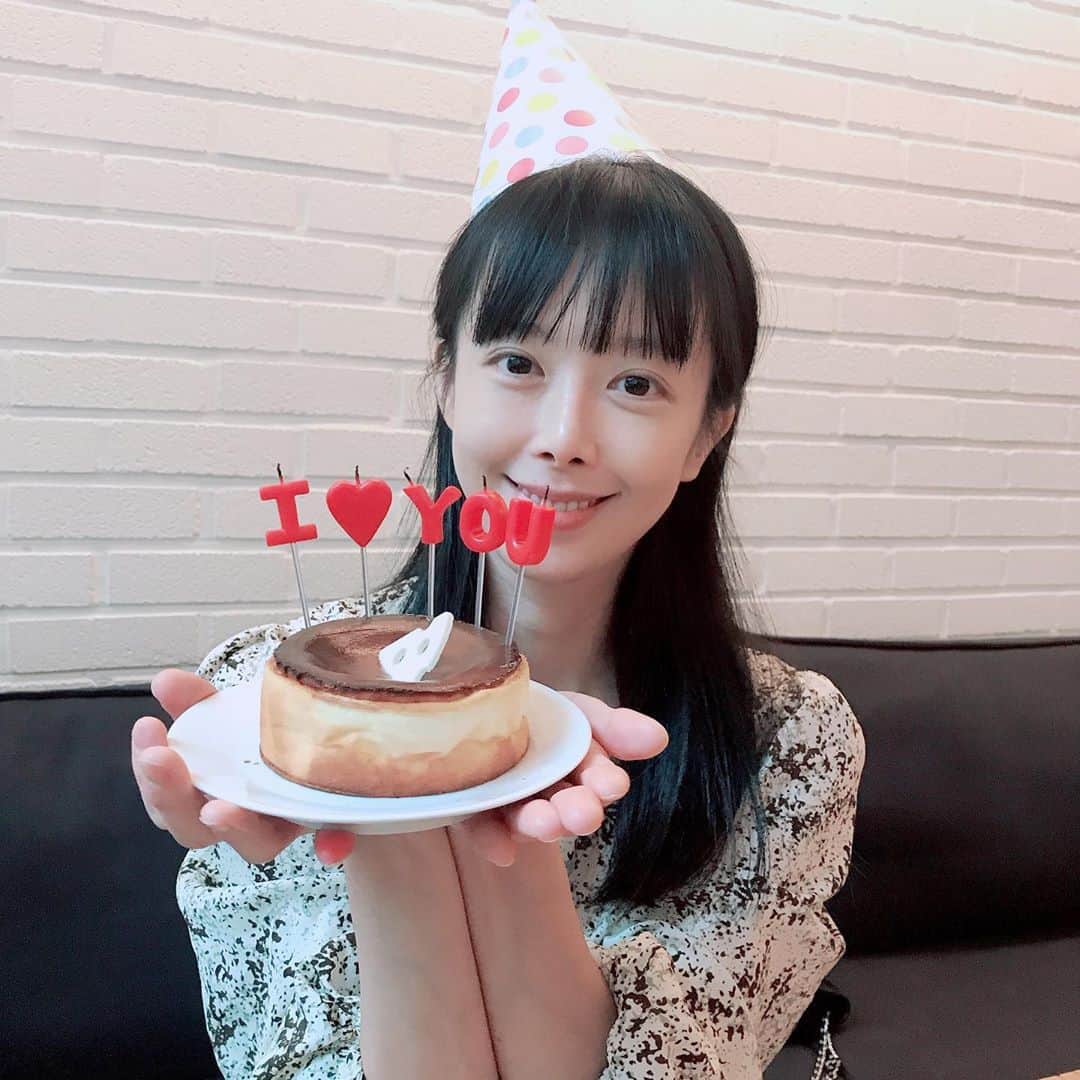 シン・ジスのインスタグラム：「여자사람친구들이 찍어주는 사진은 전문포토그래퍼에 버금가는 만족도를 안겨준다 미리생파」