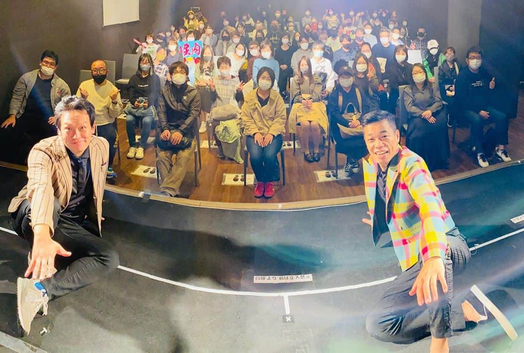 善し のインスタグラム：「COWCOW 27th LIVE in名古屋 ゆるい編  無事終了です。  ディスタンス、休憩を入れながらのLIVEみなさん最後までお付き合いありがとうございました‼️  思ってる以上にみなさん盛り上がっていただいて例年と変わらないぃゃそれ以上の大成功となりました‼️  本当にありがとうございました🙇‍♂️  #COWCOW #cowcowlive」