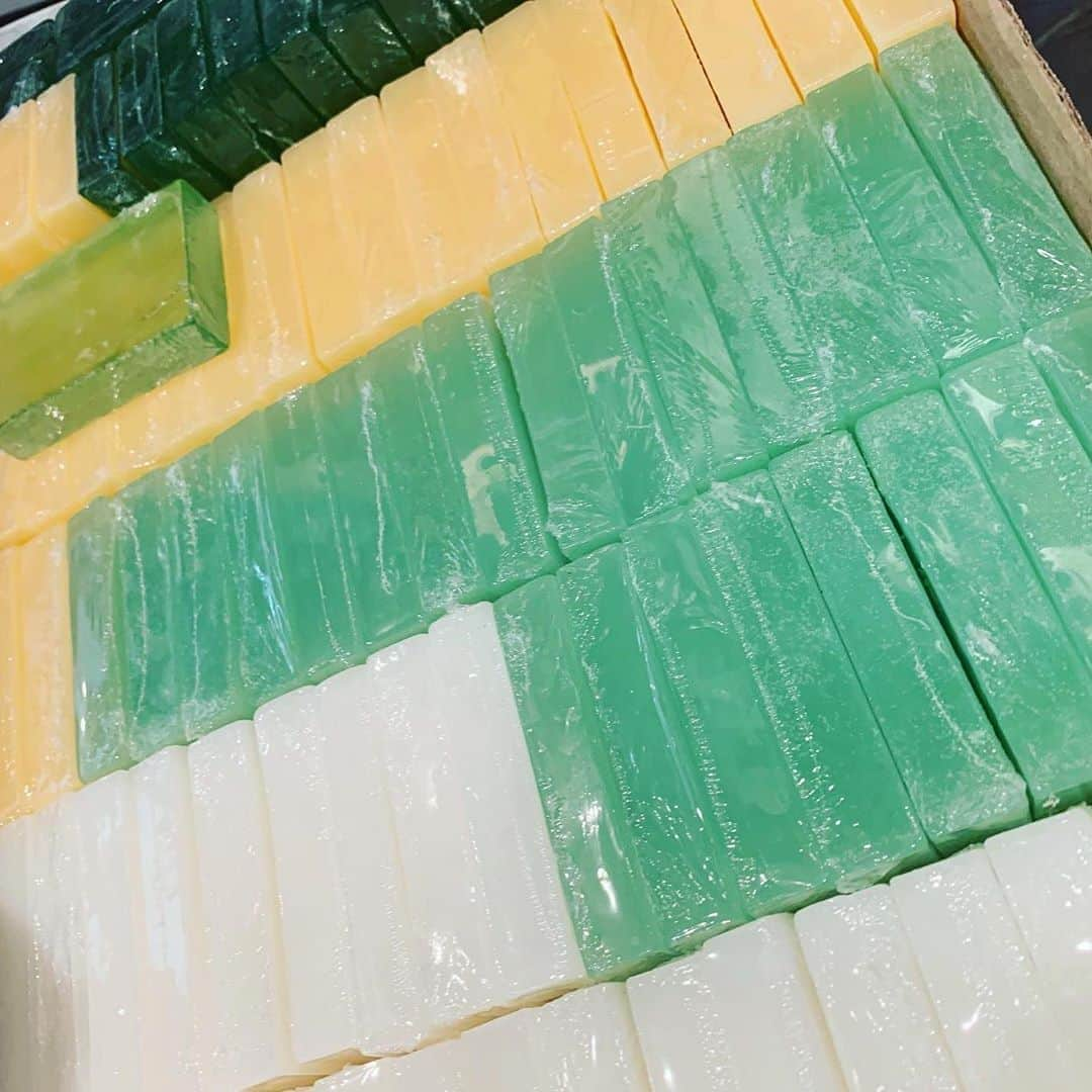 Lanikai Bath and Bodyさんのインスタグラム写真 - (Lanikai Bath and BodyInstagram)「Tea tree oil Facial soaps ready for delivery. #gokailua #lanikaibathandbody #natural #kailuatownhi」10月26日 11時09分 - lanikaibathandbody