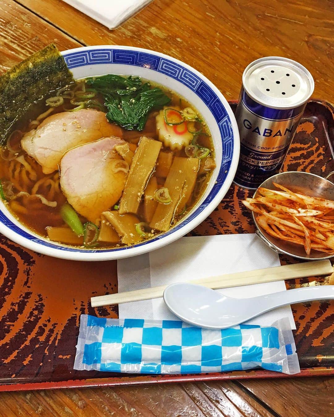 Rediscover Fukushimaさんのインスタグラム写真 - (Rediscover FukushimaInstagram)「Do you like RAMEN? 😍  ✨50 years ago, his father started this ramen and soba shop along the shore of Nanko lake. Today he continues the work that his father started, waking up everyday at 5 a.m. to make the ramen and soba noodles. Handmade, fresh, and delicious! You can taste the 50 years of love that has been poured into perfecting the recipe for these dishes.💕🍜  🍜This place has changed the ramen game for me, the soup was not too oily or too salty like some restaurants, it was perfectly balanced and delicious. 🥰The ingredients all tasted perfect.✨ It was truly an experience I will never forget and I can’t wait to go back and take my friends and family. 😋  🍜If you want to try some delicious Shirakawa ramen, please visit Kohanntei (湖畔亭) in Nanko park.   🍡At Kohanntei you can also try handmade Nanko dango, these are deliciously warm and fluffy rice cakes made by several shops in Nanko park. The kind that I tried was made with a mixture of mochi flour and soba flour topped with a sweet sauce or a homemade mash or sweet red beans. The perfect dessert to a perfect meal.😋  🍜Did you know that Fukushima is famous for ramen?  🌎🌏🌍🇯🇵Many ramen shops around Japan and around the world use recipes and techniques for making ramen that originated in Fukushima prefecture. Also, did you know that Fukushima prefecture is the third largest prefecture in all of Japan? The culture of the various regions can vary greatly so there are actually several types of ramen to try in Fukushima! I can’t wait to try them all!  🍜Check out this link to learn more about the various types of RAMEN in Fukushima: https://fukushima.travel/page/local-food  #ramen #foodie #JapanTrip #local #eatlocal #shoplocal #Japanesefood #shirakawaramen #FamilyOwned #delicious #foodgram #foodoftheday #warm #warmup #yummy #NankoPark #Kohanntei #FukushimaTrip! #VisitFukushima! #dango #mochi #ricecakes」10月26日 11時49分 - rediscoverfukushima