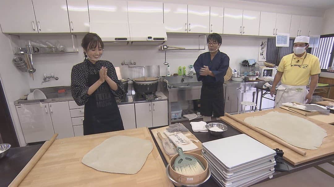 テレビ西日本「ももち浜ストア」さんのインスタグラム写真 - (テレビ西日本「ももち浜ストア」Instagram)「・ そば業界でのアキラくんの風当たりの強さが 発覚した○○部でしたが、いかがだったでしょう か？浜﨑アナの意外な才能も発覚しましたが、 スタッフ的にはおいしくないと思ったのは、 ここだけの話🤫次回の○○部での活躍？に期待 です🥴   ◆フクオカQ 「ハロウィーンに食べたい福岡のかぼちゃ」 ハロウィーン👻といえばかぼちゃということで 今回は福岡のかぼちゃ🎃に注目！クイズ形式で その魅力をお届けしました。   ①キルフェボン福岡 旬のかぼちゃを使った期間限定タルトを紹介。 【住所】福岡市中央区天神2-4-11 【電話】092-738-3370 【営業時間】11:00～19:00 【定休日】なし 北海道みよい農園産くりりんかぼちゃのタルト 760円+税 ※10/31までの限定販売   ②パティスリークラシック🍰 さつまいもとかぼちゃが所狭しと敷き詰められた タルトを紹介。   【住所】筑後市西牟田3744-2 【電話】0942-27-9110 【営業時間】10:00～19:00 【定休日】なし さつまいもとかぼちゃのタルト 390円+税 シューケット(5個) 250円+税   ③うきはの宝 番組で紹介したまんぺいかぼちゃを購入できます。   【住所】うきは市浮羽町浮羽756 公式サイトにて「まんぺいかぼちゃ1kg(約1個) 350円+税」を販売   ◆ももち○○部 MCが毎回様々な企画に挑戦する○○部。 今回は新そばの季節という事で、そば部を お届けしました。   ①赤坂茶房 【住所】福岡市中央区赤坂1-13-2 MJR赤坂タワー 　　　　1F 【電話】092-406-3133 【営業時間】11:30～15:00os / 17:00～21:00os 　　　　　　※日曜は昼のみの営業 【定休日】不定休 松茸と旬キノコの鶏月見蕎麦 1650円(税込) ※ランチタイム価格   ②ほしくまそば道場 【住所】福岡市早良区干隈3-30-7 【電話】092-861-6666 【営業時間】毎月第1・2・3土曜に教室を開催中 【料金】入会金 1000円 / 受講料 13800円   #高橋巨典　#岡澤アキラ　 #浜﨑日香里　#あべてつあき　 #五十嵐悠香　#高木晴菜　 #高村公平　#巻誠一郎 #岡野綾夏　#矢野ペペ #赤坂茶房　#ほしくまそば道場 #キルフェボン　#パティスリークラシック #まんぺいかぼちゃ　#うきはの宝 #福岡の朝はももち浜ストア #福岡　#福岡グルメ」10月26日 11時50分 - momochihamastore8