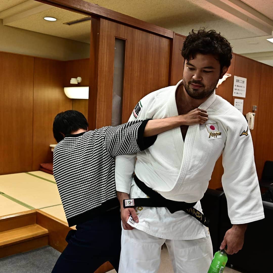 TBS「東京VICTORY」さんのインスタグラム写真 - (TBS「東京VICTORY」Instagram)「今週の東京VICTORYでは🥋 日本最強の男ウルフアロン選手vsロンドン五輪🥇松本薫さんと夢の対決も！！ . 楽屋に戻っても松本さん、ウルフ選手に技をかけてました......😂 . 収録前には松本さんが手掛けるアイスクリーム🍨を出張サービスでプレゼント🎁してくださいました♡  豆腐を使った考え抜かれたヘルシーな🍨めちゃくちゃ美味しかったです♡♡」10月26日 11時54分 - tbs_tokyo_v