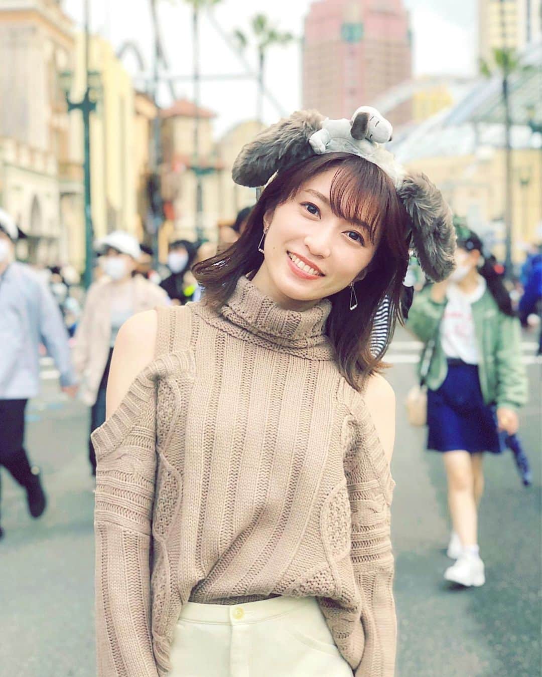 瀬口かなのインスタグラム：「スヌーピーつけちゃいました🐶﻿ ﻿ ユニバ、USJ、どっち言えばいいんだろって毎回なる😂﻿ ﻿ 実は初めて行ったんだけど楽しかったな〜✨﻿ ﻿ 写真いくつか撮ったからお付き合いください☺️﻿ ﻿ ﻿ ﻿ ﻿#ユニバ #usj #ユニバコーデ #usjコーデ #ユニバーサルスタジオジャパン #ootd #スヌーピーコーデ」