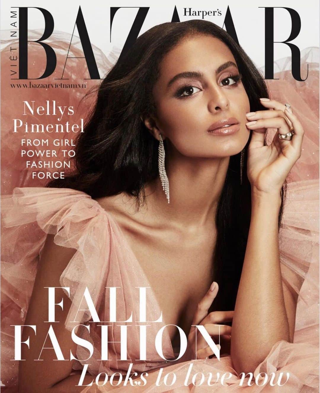 Steven Khalilさんのインスタグラム写真 - (Steven KhalilInstagram)「BAZAAR COVER @bazaarvietnam featuring the beautiful reigning Queen Miss Earth @nellyspimentel in our whimsical Ophelia gown in blush #StevenKhalil   Styling @wilfordlenov Photography @ronmeystudio  Hair @mendozavicf  MU @vincenttranartistry  Producer @corycoutureproductions @ftlmoda @celestineagency  Assistant Stylist : @jvaalencia @kamikazekyle」10月26日 12時32分 - steven_khalil