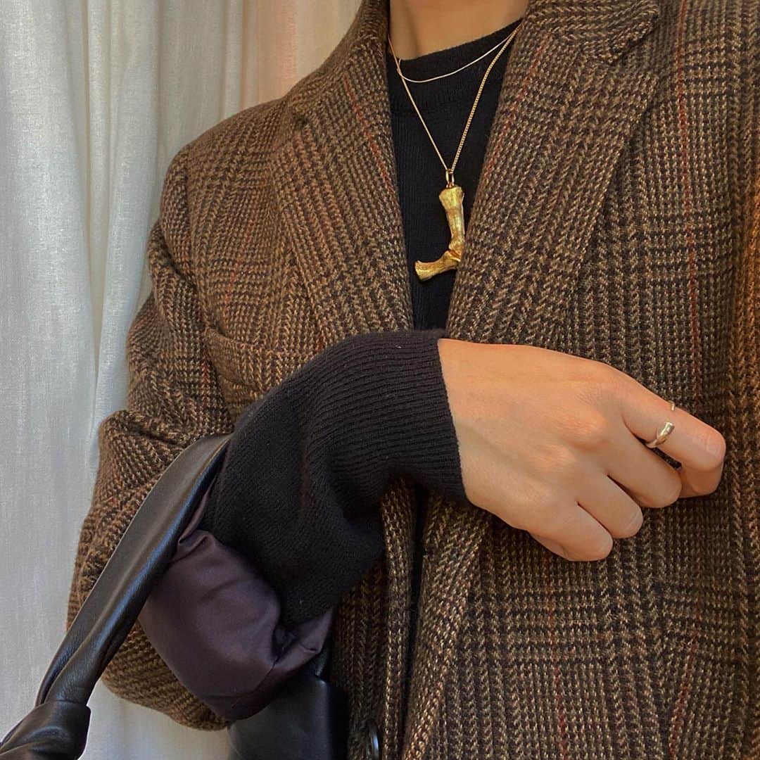 水野里砂のインスタグラム：「この季節にはいつも取り出すこのジャケット🧥 今年も出番きました💫」