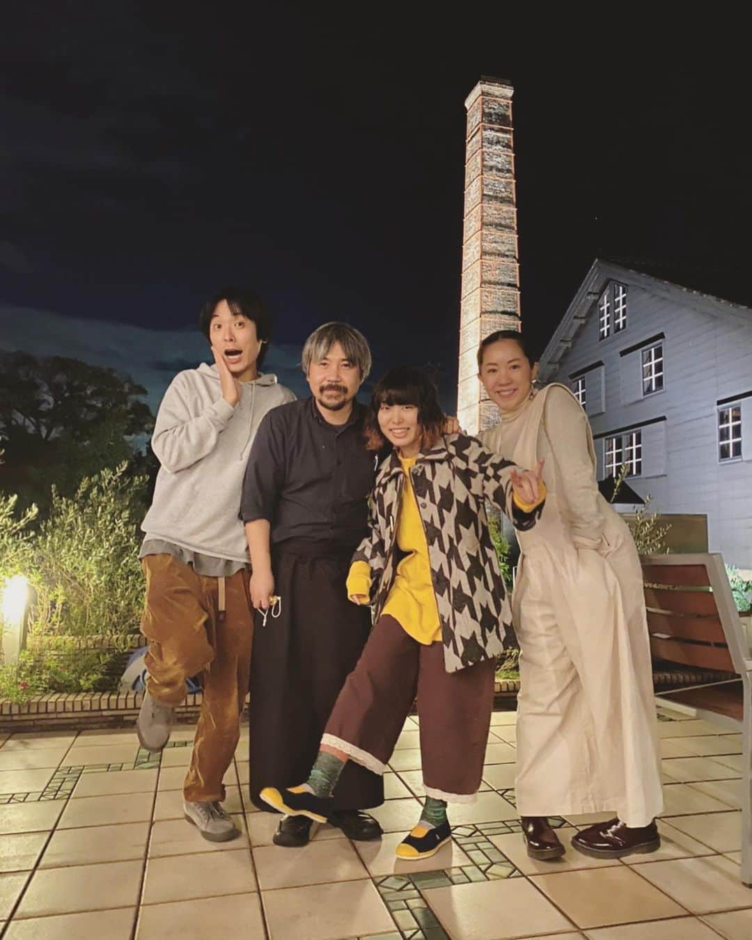 松本野々歩のインスタグラム：「常滑へ！ 赤犬、みにまむすの　まるさんに会いに！ 美味しいかった〜 なんだかホッとしたな〜  なおちゃん家族も来てくれて　たのしい夜  お近くへいったら　ぜひ！！ @pizzeria_la_fornace」