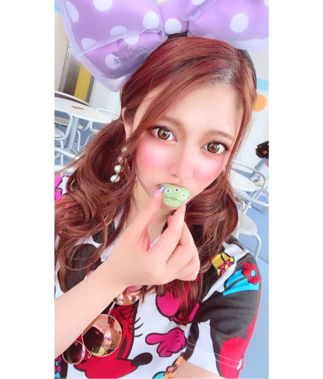 𝙷𝚘𝚝𝚊𝚛𝚞𝚗のインスタグラム：「♡ 仕事も遊びも全力で🤘💫 ． #ディズニー #ディズニーランド #ディズニーコーデ #ディズニーカチューシャ #ディズニーフード #disney #disneyland #夢の国#カチューシャ#ツインテール #30歳 #仕事も遊びも全力 #幸せ空間#東京#東京ディズニーランド」